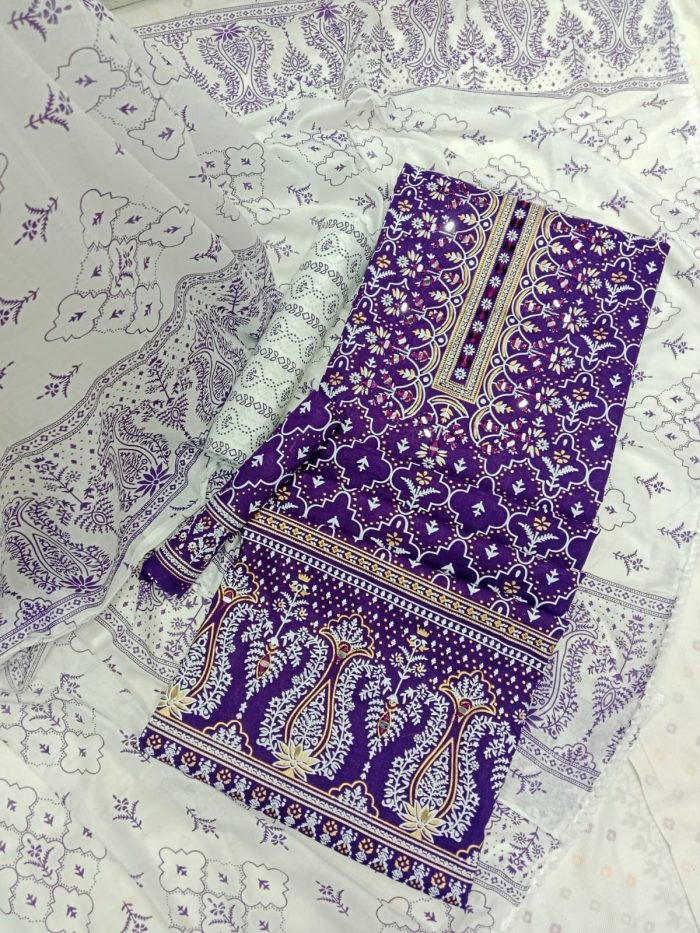 এম্ব্রয়ডারী এবং গ্লাস ওয়ার্ক থ্রি-পিস - Image 2